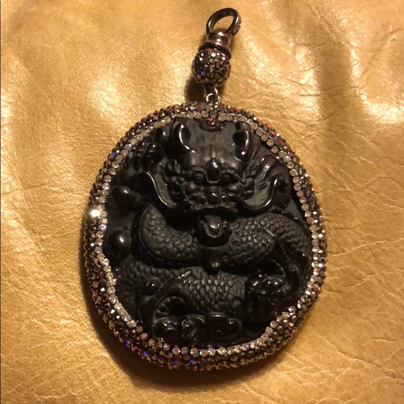 Jewelry - NEW Dragon pendant